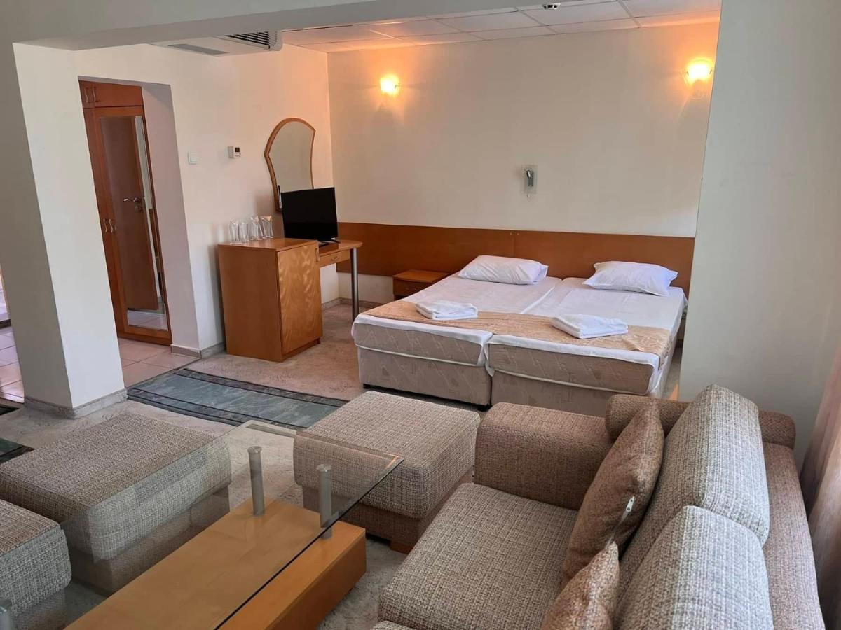 Хотел Диамант Hotel Diamond Balchik Eksteriør billede